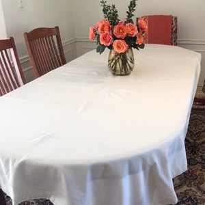 White Tablecloth